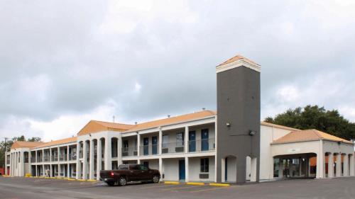 Motel 6-Round Rock, TX, Round Rock