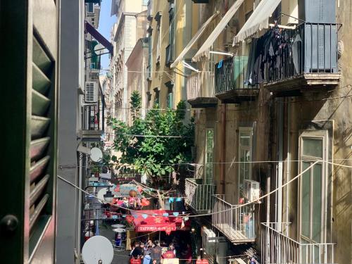 Spanish Quarter View, Steps from Metro !