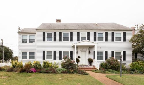 The Seashore Getaway House – khách sạn tại Northeast Virginia Beach