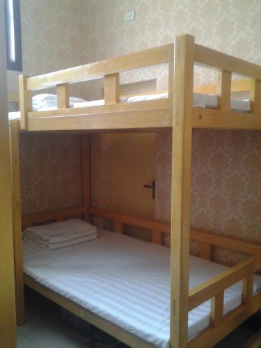 1 bunk bed
