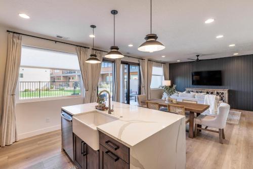 Golfers Poolside Retreat in Ivins (UT)