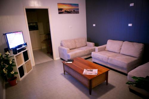 . Cave Place Units