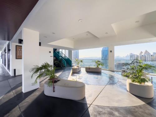 Majestic Residence | Infinity Pool with KLCC View - image 10