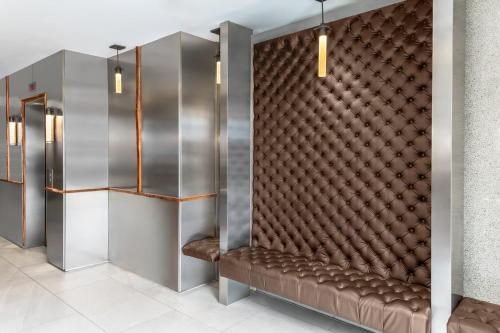 Shared lounge/TV area, The Solita Soho Hotel in Chinatown