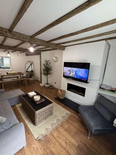 Stylish Designer Cottage - Sleeps 7 - Free Parking gîte à louer River Roch