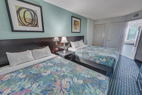 Amazing Views from this 12th Floor 1 BR 1BA Cozy Suite! - image 13