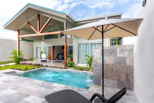 Calathea Arenal Villa - image 2