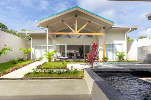 Calathea Arenal Villa - image 4