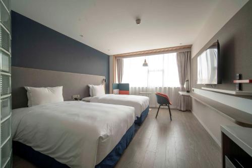 room detail thumbnail 1