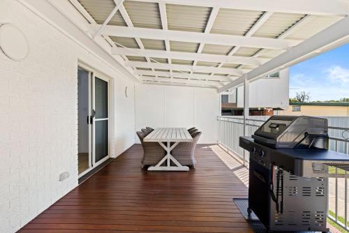 Villa Burra - Pet Friendly - 5 Mins Walk to the Beach in 杰维斯湾