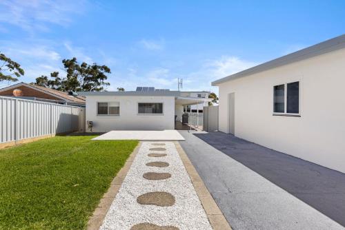 Villa Burra - Pet Friendly - 5 Mins Walk to the Beach in 杰维斯湾