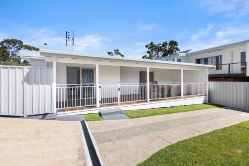 Villa Burra - Pet Friendly - 5 Mins Walk to the Beach in 杰维斯湾