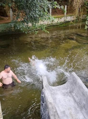 Caza di Maria a beira rio in Cachoeiras De Macacu
