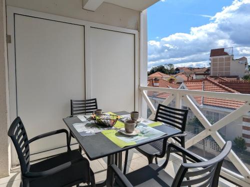 Arcachon Centre : Charmant T2 avec Loggia, Parking Sécurisé et Proche Plage - FR-1-420-61
