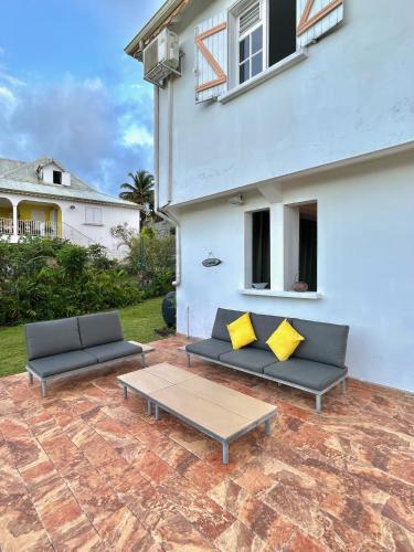Chez Kelly et Nicolas, le paradis de Sofaia in Σεντ Ρόουζ
