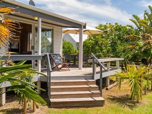 Sea La Vie - Matarangi Holiday Home – khách sạn tại Kuaotunu