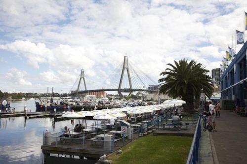 Thriving city location dining hub near CBD - image 2