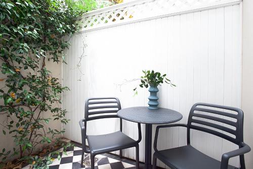 Bright and Beautiful Studio in Quiet Neighbourhood - image 5