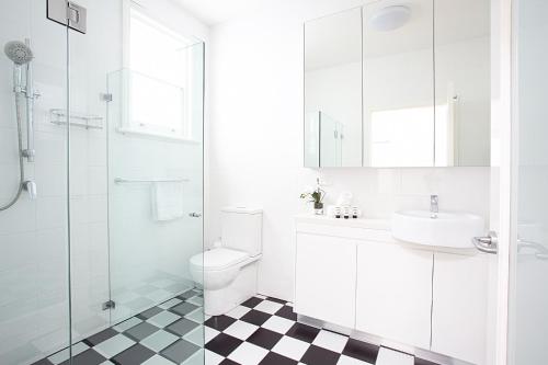 Funky Inner West Studio with Private Patio - image 10