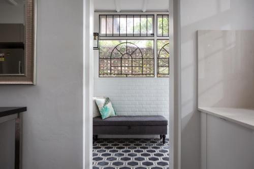 Elegant 3-Bed Heritage House near Parks and Cafes - image 31