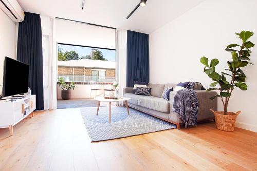 Stylish Studio with Balcony near Darling Square