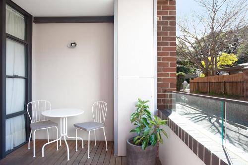 Stylish Studio with Balcony near Darling Square - image 12