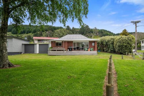 Viesnīcas āriene, Rotoiti Escape - Lake Rotoiti Holiday Home in Tikitere