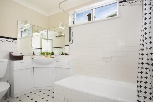 Comfortable Terrace in Central Location - image 10