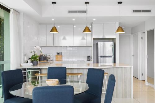 Spacious and Superb 3-Bed Apartment