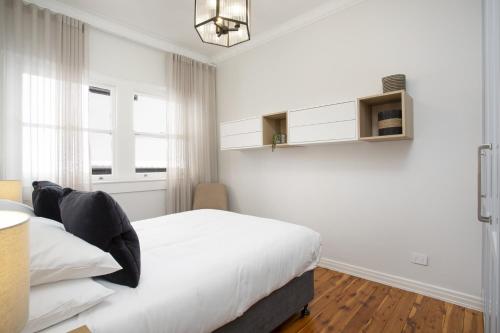 Coastal Living Just Metres From Coogee Beach - image 8