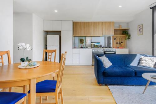Cosy 1-Bed with Private Balcony By Showgrounds in 弗萊明頓