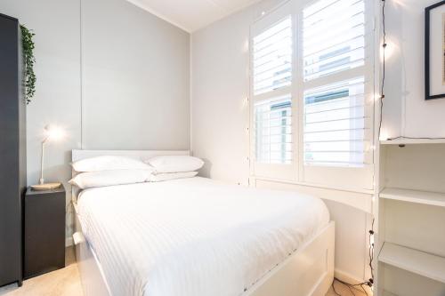 Delightful 4-Bed Home near Centennial Park 
