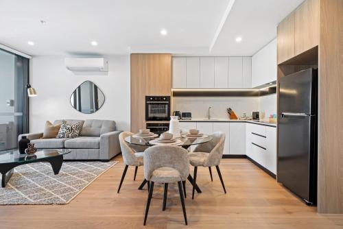 Skyview1-Bed, Infinity Pool, Cinema, Gym & BBQ in Alphington