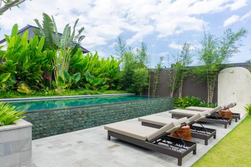 泳池, 梅德威豪華衝浪別墅 (Medewi Surf Villa Luxury ) in 國行