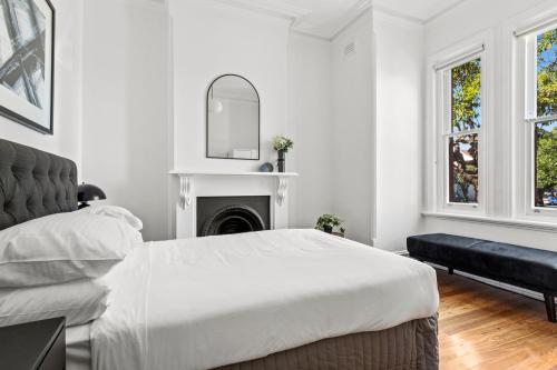 Patio House Moments from Marrickville Metro - image 7