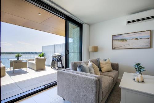 Superb 2-Bed Apartment with Scenic Bay Views in Batemans Bay