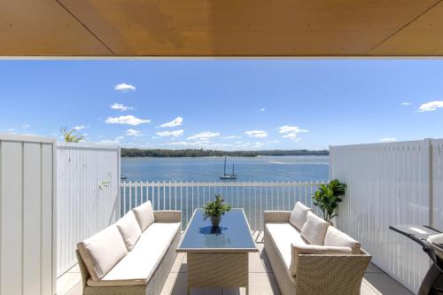 Superb 2-Bed Apartment with Scenic Bay Views in Batemans Bay