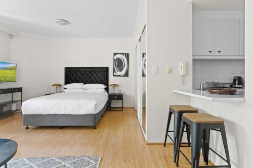 Idyllic Studio by University Campuses - image 7