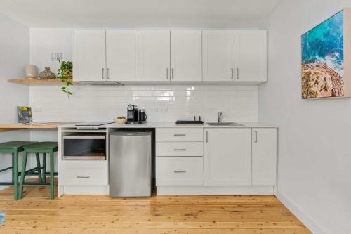 Modern 1-Bed Pad Minutes Away from Coogee Beach
