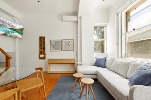 Stylish Inner City 2-Bed Unit by Fig Lane Park - image 12