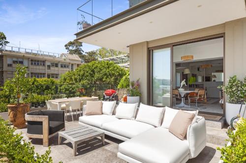 Superb 2-Bed Apartment Facing Rose Bay Marina - image 12