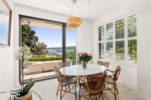 Superb 2-Bed Apartment Facing Rose Bay Marina in Rose Bay