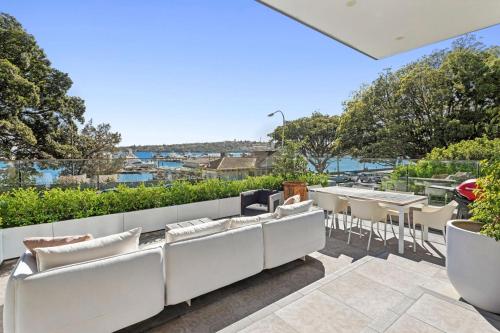 Superb 2-Bed Apartment Facing Rose Bay Marina - image 4