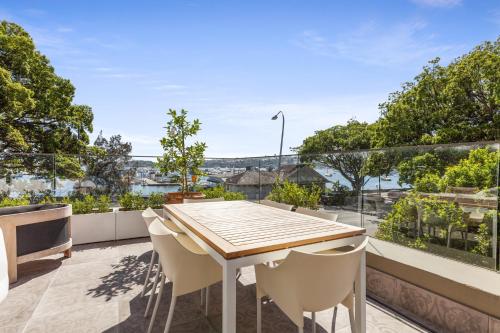 Superb 2-Bed Apartment Facing Rose Bay Marina - image 9