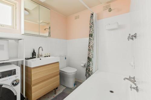 Cosy Sydenham 1-Bed by Inner-West's Attractions - image 9