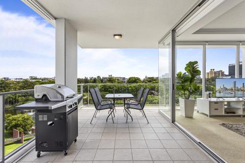 High-floor 2-bed Cbd Unit With Views  Amenities - Spring Hill