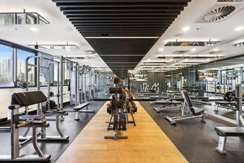 Luxurious Flat with Infinity Pool, Gym & Car Parking - Tap to explore photos