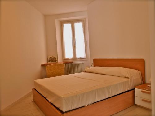 1 queen bed, 1 sofa bed