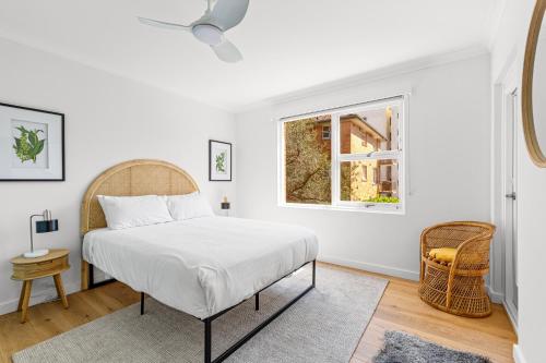 Gorgeous 3-Bed Manly Pad Short Walk to the Beach - image 14