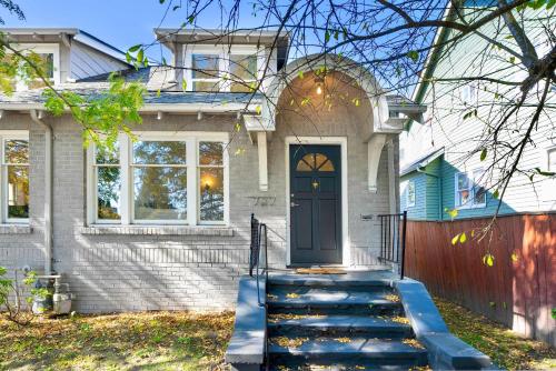 Charming and Spacious 3Beds3Bath Seattle Townhome – khách sạn tại Capitol Hill